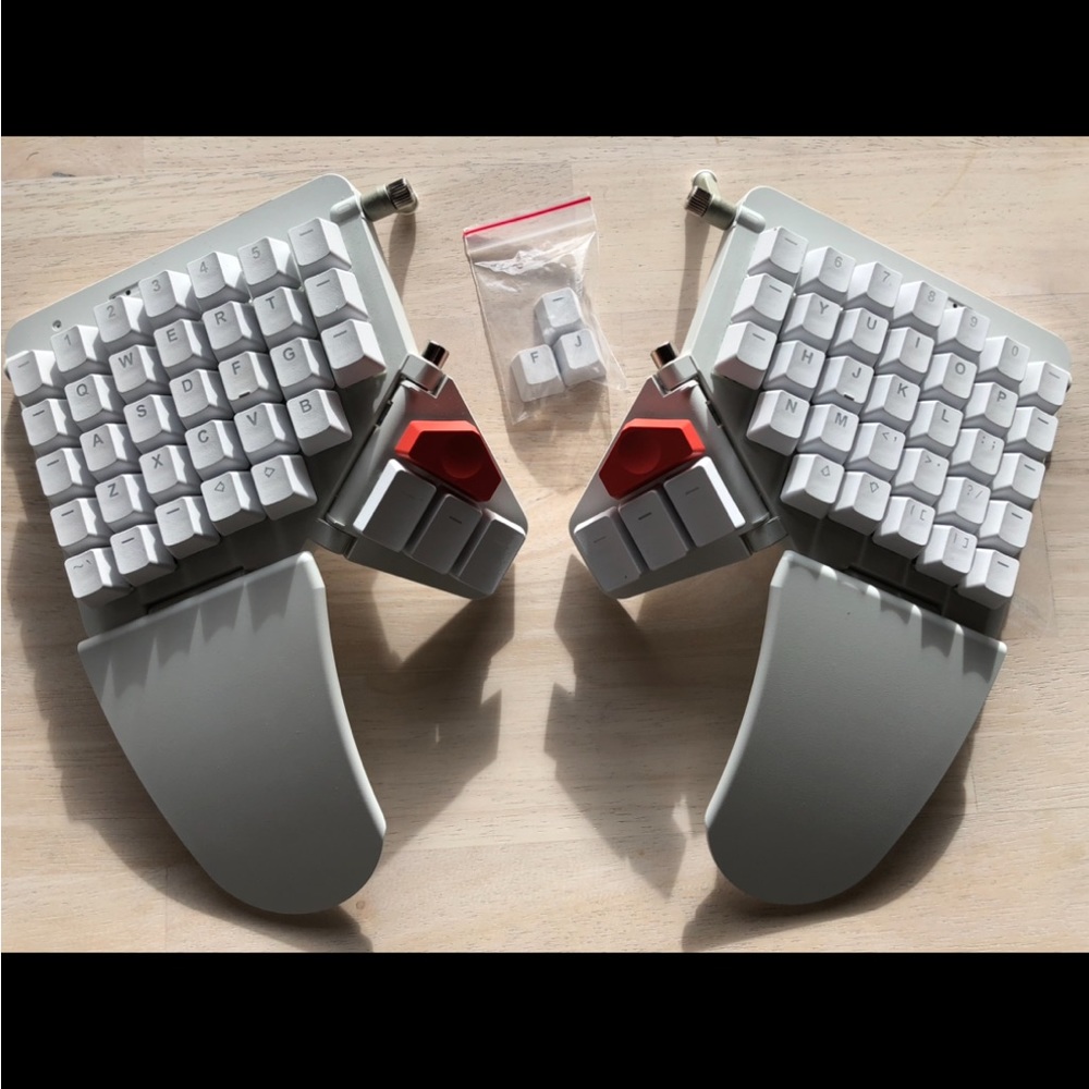 Ergonomic Keyboard (Mechanical) | ZSA Moonlander